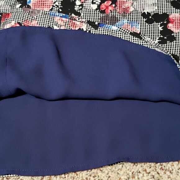 🔺️Express Blue & Floral Checkered Reversible Flowy Sleeveless Top Large - Picture 13 of 13